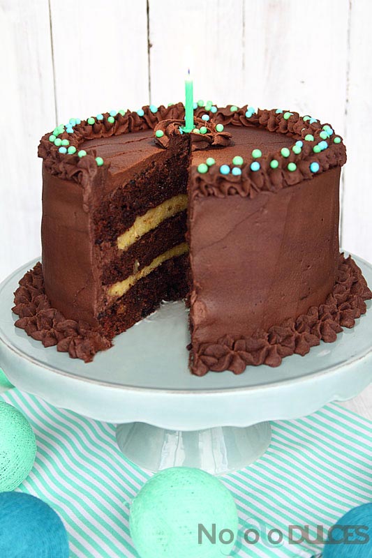 No solo dulces – Tarta de cumpleaños de chocolate, nueces y platano asado